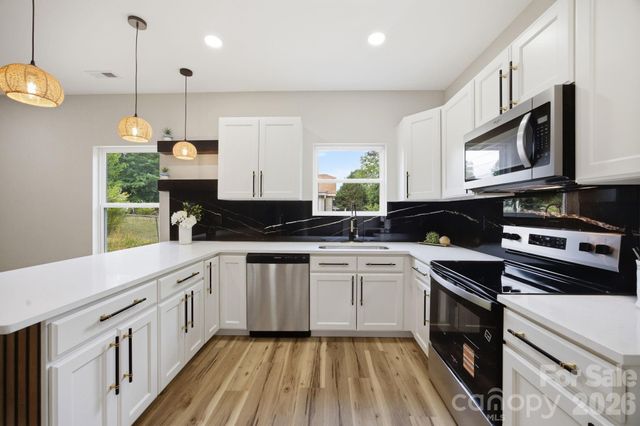 2412 SUMMIT Avenue, Kannapolis, NC 28081
