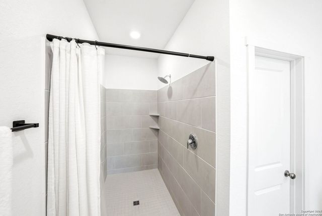 6095 Companion Rd, Bulverde, TX 78163