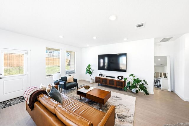 6095 Companion Rd, Bulverde, TX 78163