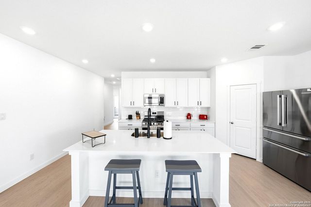 6095 Companion Rd, Bulverde, TX 78163