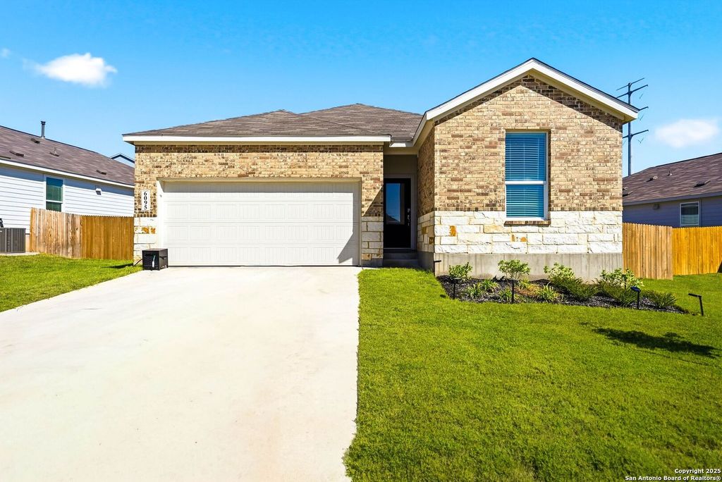 6095 Companion Rd, Bulverde, TX 78163