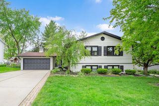 6312 Maxwell Drive, Woodridge, IL 60517