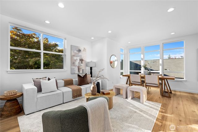 1704 A N 47th Street, Seattle, WA 98103