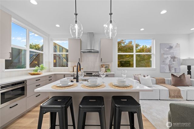 1704 A N 47th Street, Seattle, WA 98103