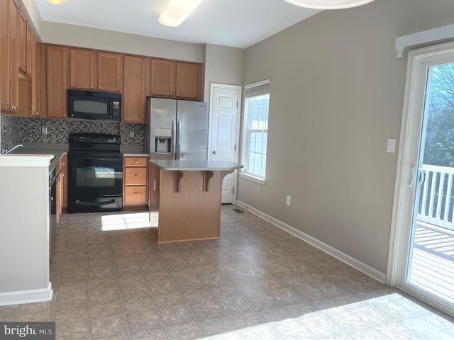 1084 HARMONY HILL LN, York, PA 17402