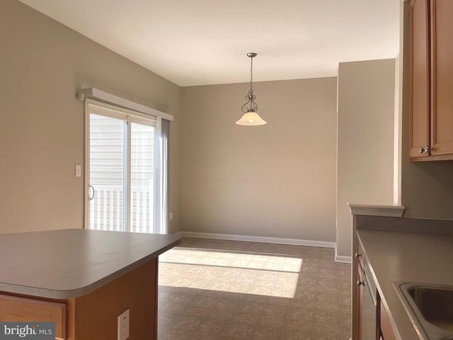 1084 HARMONY HILL LN, York, PA 17402