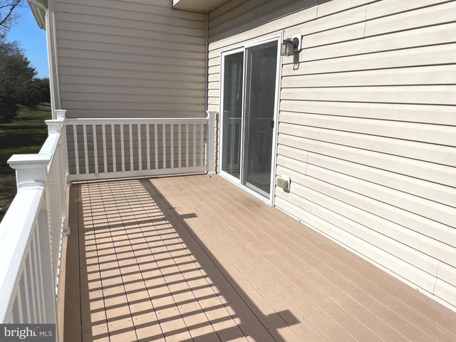 1084 HARMONY HILL LN, York, PA 17402