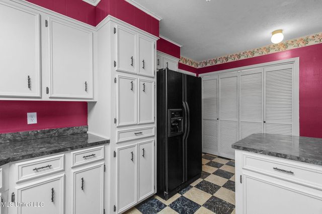 102 Sunline Drive, Brandon, MS 39042