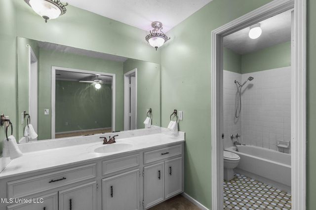 102 Sunline Drive, Brandon, MS 39042