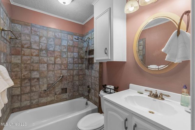 102 Sunline Drive, Brandon, MS 39042