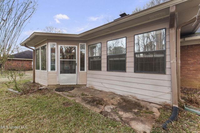 102 Sunline Drive, Brandon, MS 39042