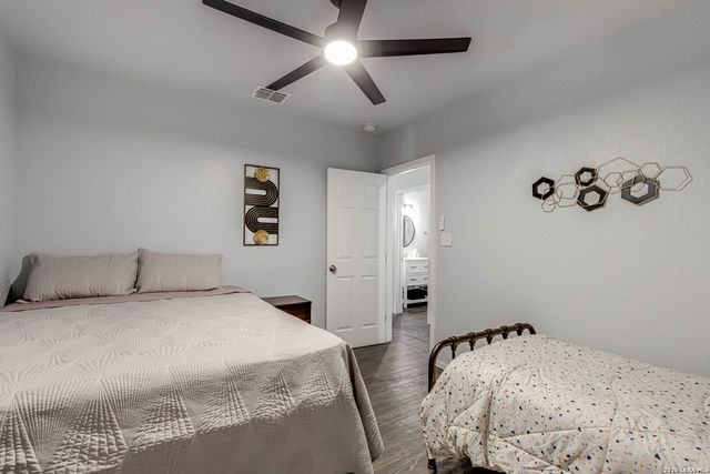 451 FERRIS AVE, San Antonio, TX 78220
