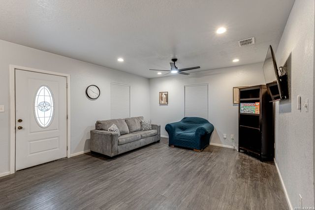 451 FERRIS AVE, San Antonio, TX 78220