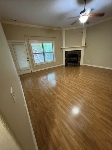 82 E Cydnee Street, Fayetteville, AR 72703