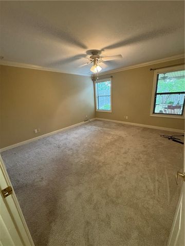 82 E Cydnee Street, Fayetteville, AR 72703