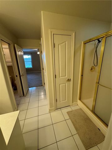 82 E Cydnee Street, Fayetteville, AR 72703