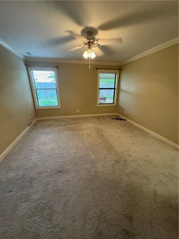 82 E Cydnee Street, Fayetteville, AR 72703