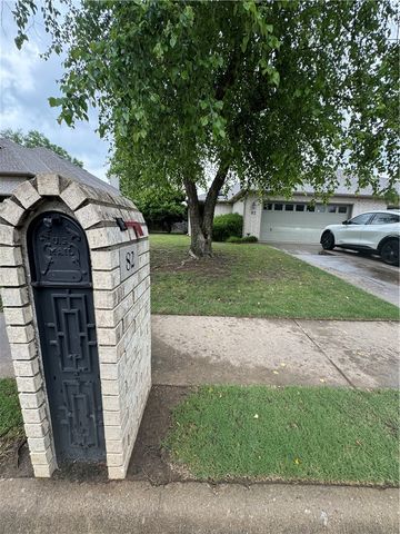 82 E Cydnee Street, Fayetteville, AR 72703