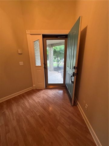 82 E Cydnee Street, Fayetteville, AR 72703