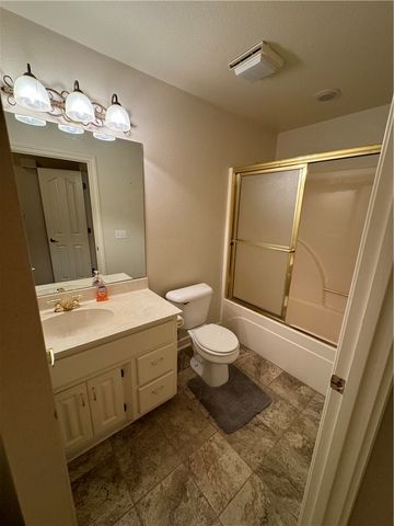 82 E Cydnee Street, Fayetteville, AR 72703