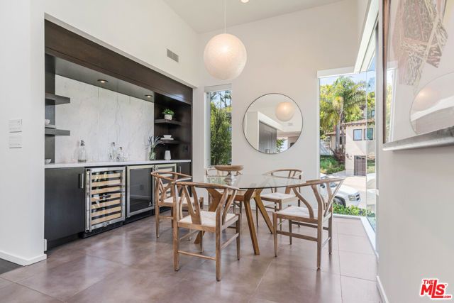 16622 Akron Street, Pacific Palisades (los Angeles), CA 90272