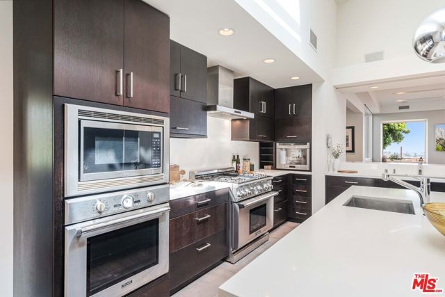 16622 Akron Street, Pacific Palisades (los Angeles), CA 90272