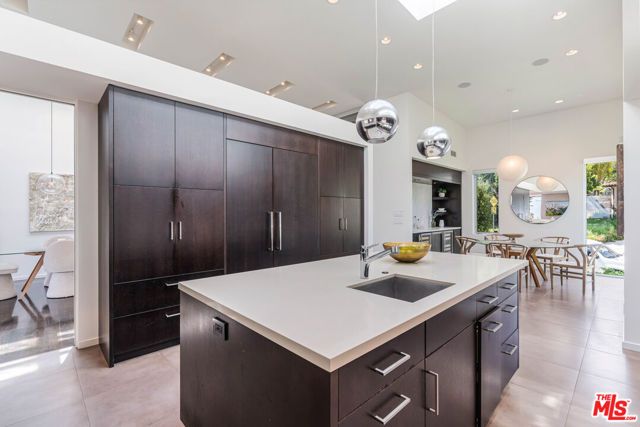 16622 Akron Street, Pacific Palisades (los Angeles), CA 90272