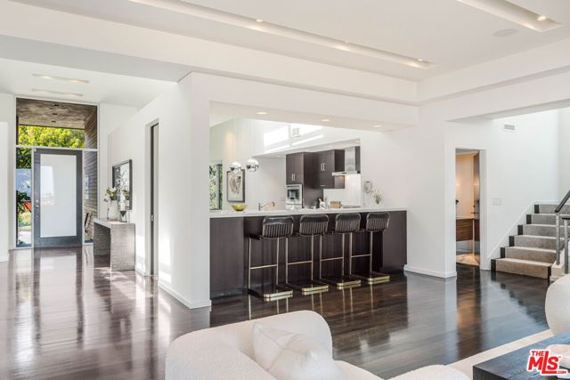 16622 Akron Street, Pacific Palisades (los Angeles), CA 90272