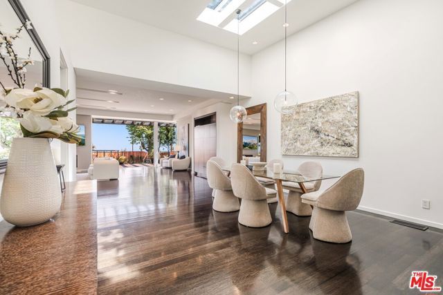 16622 Akron Street, Pacific Palisades (los Angeles), CA 90272