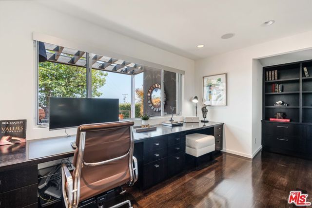 16622 Akron Street, Pacific Palisades (los Angeles), CA 90272