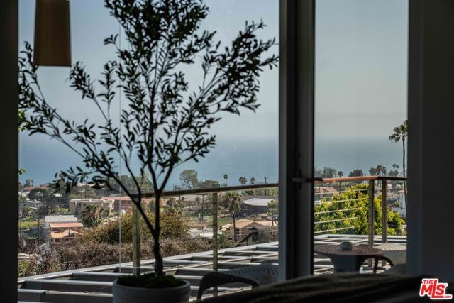 16622 Akron Street, Pacific Palisades (los Angeles), CA 90272