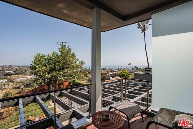 16622 Akron Street, Pacific Palisades (los Angeles), CA 90272