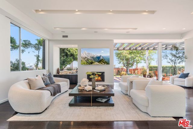 16622 Akron Street, Pacific Palisades (los Angeles), CA 90272
