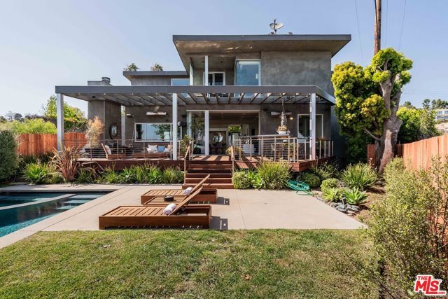 16622 Akron Street, Pacific Palisades (los Angeles), CA 90272