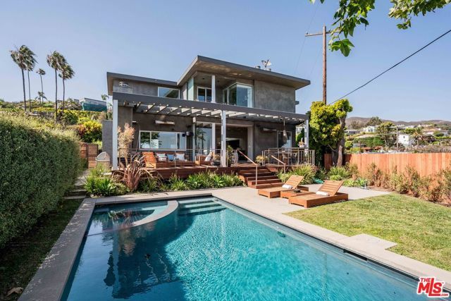 16622 Akron Street, Pacific Palisades (los Angeles), CA 90272