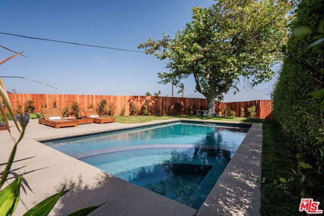 16622 Akron Street, Pacific Palisades (los Angeles), CA 90272