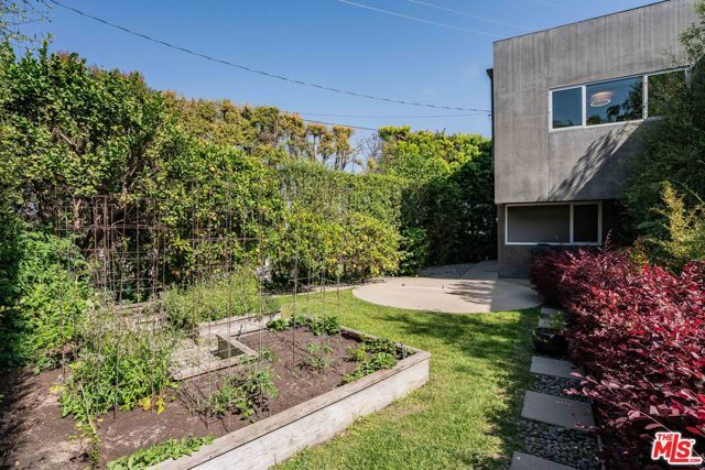 16622 Akron Street, Pacific Palisades (los Angeles), CA 90272