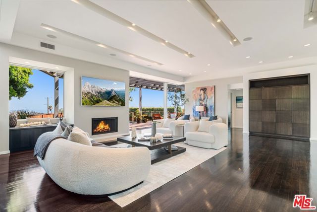 16622 Akron Street, Pacific Palisades (los Angeles), CA 90272