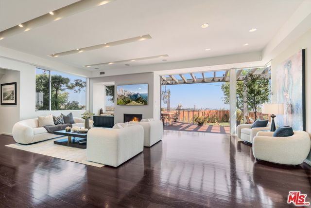 16622 Akron Street, Pacific Palisades (los Angeles), CA 90272