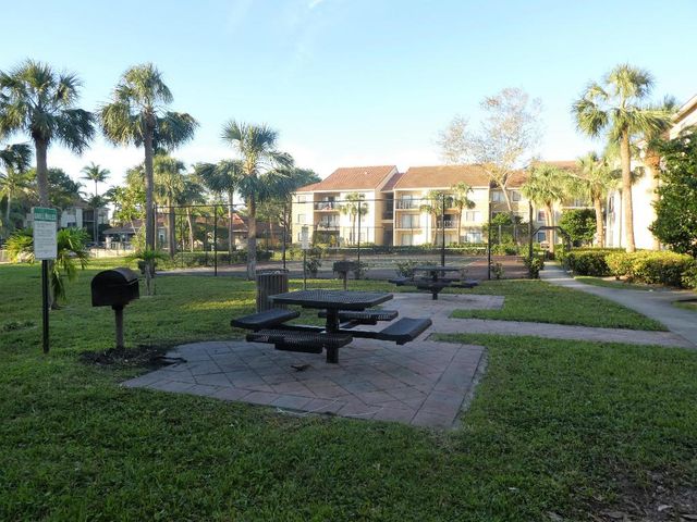 9022 W Atlantic Boulevard 214, Coral Springs, FL 33071