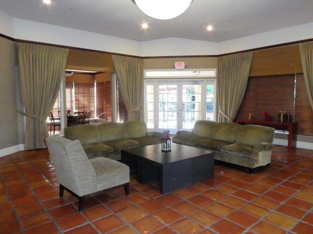 9022 W Atlantic Boulevard 214, Coral Springs, FL 33071