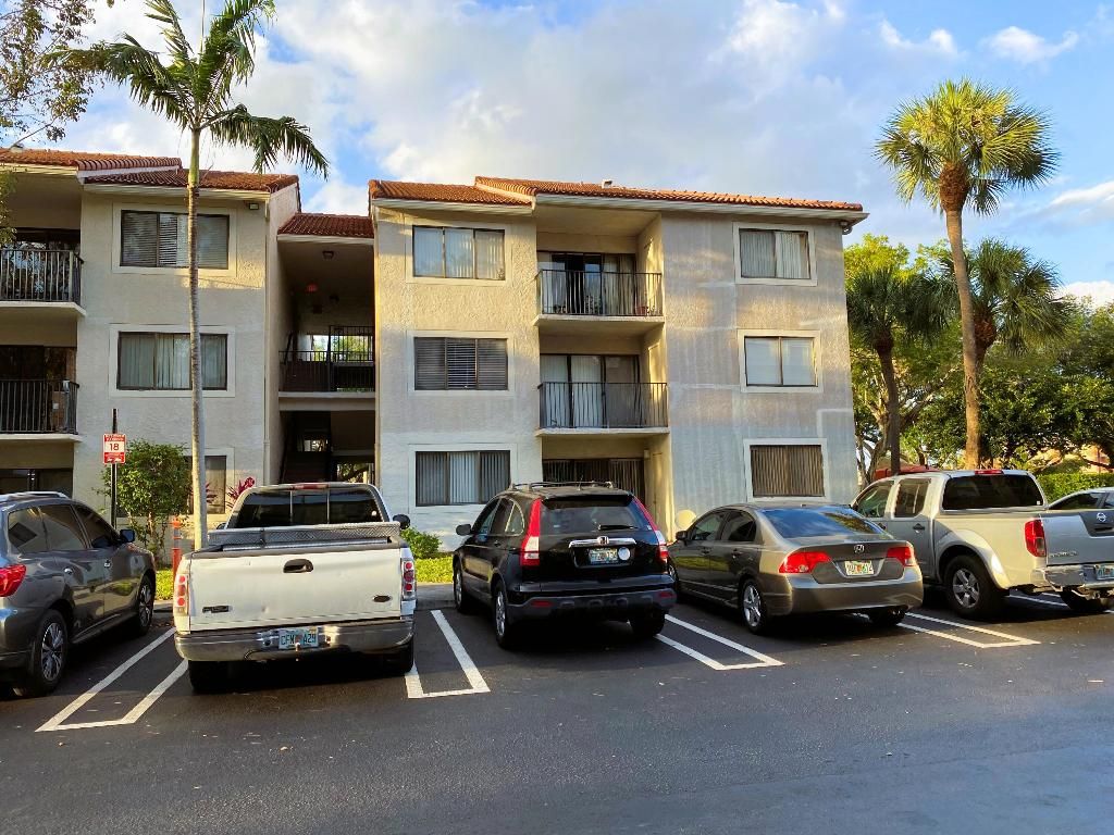 9022 W Atlantic Boulevard 214, Coral Springs, FL 33071