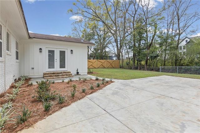 40 W Lourando Drive, Mobile, AL 36606