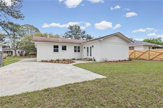 40 W Lourando Drive, Mobile, AL 36606