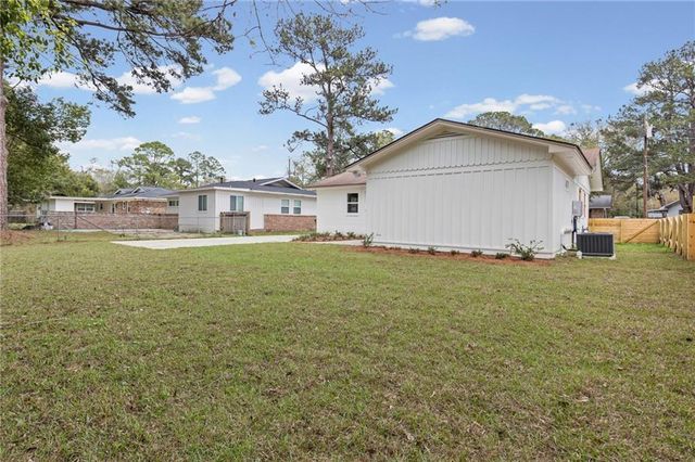 40 W Lourando Drive, Mobile, AL 36606