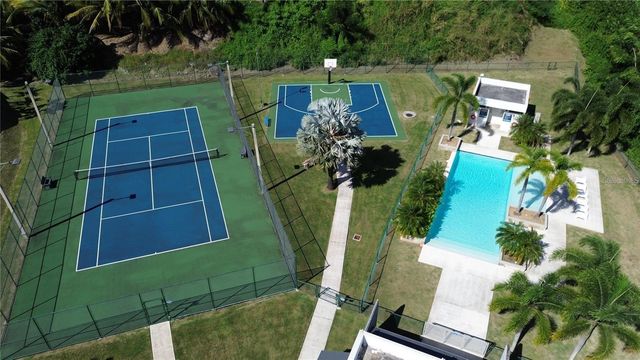 613 CALLE ALICANTE, Caguas, PR 00727