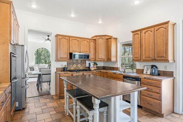 1400 Crooked Mile Ct, Placerville, CA 95667