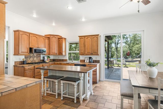 1400 Crooked Mile Ct, Placerville, CA 95667