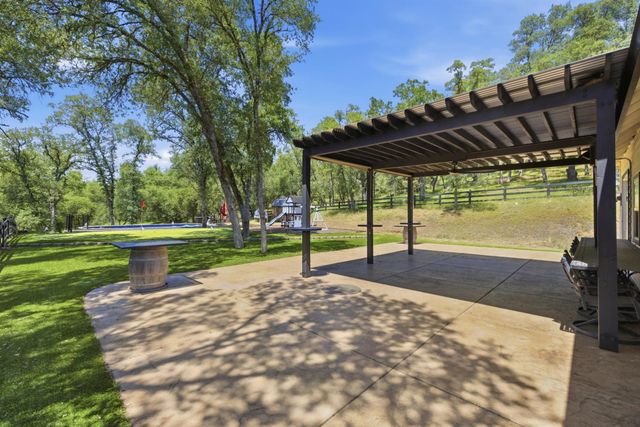 1400 Crooked Mile Ct, Placerville, CA 95667