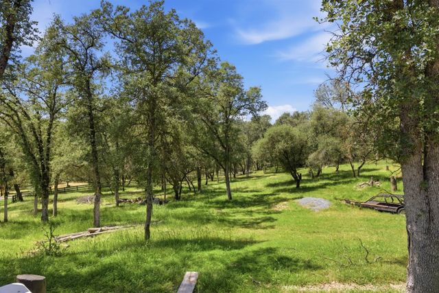 1400 Crooked Mile Ct, Placerville, CA 95667